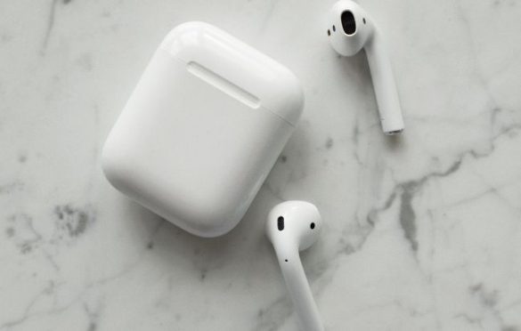 How to Clean your Airpods